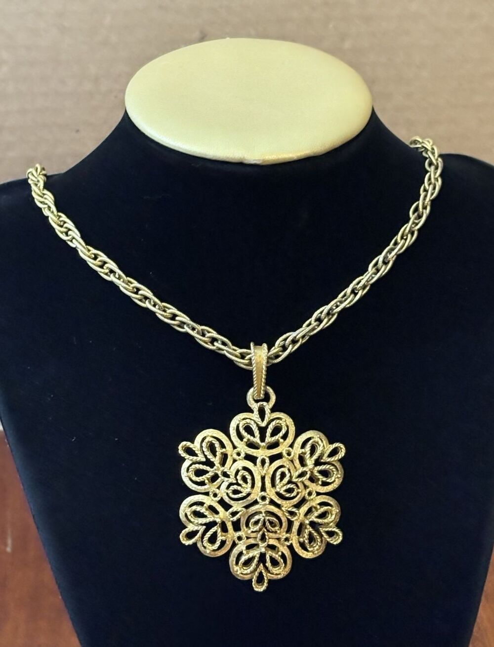 Vintage Crown Trifari 23” Brushed Gold Chain Link 2”Filigree Pendant